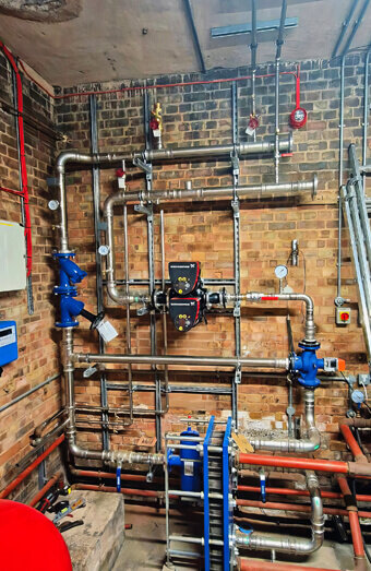 https://plumberpeppermintgrove.com.au/uploads/2025/06/commercial-plumbing-923198.jpg